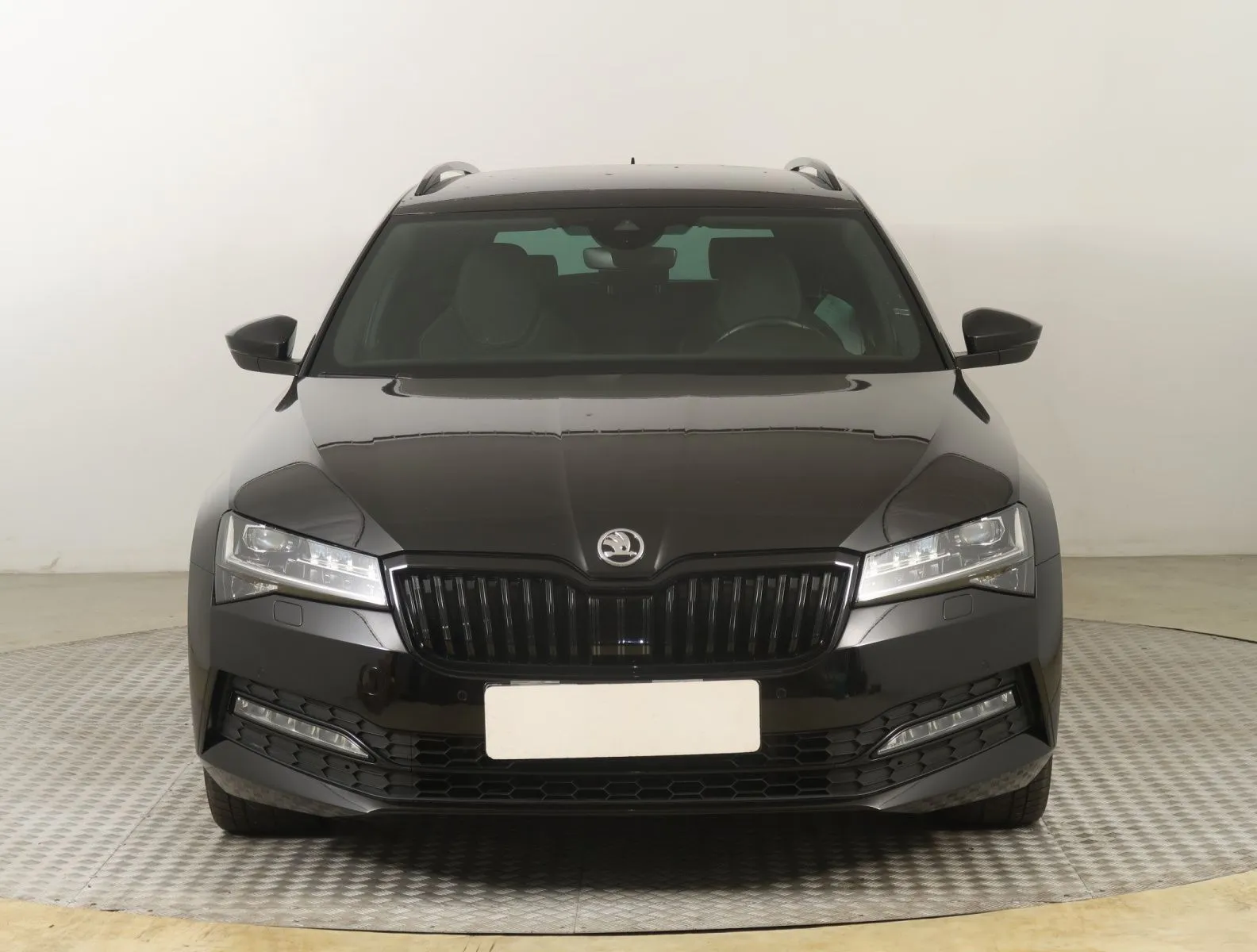 Škoda Superb - fotografie 2