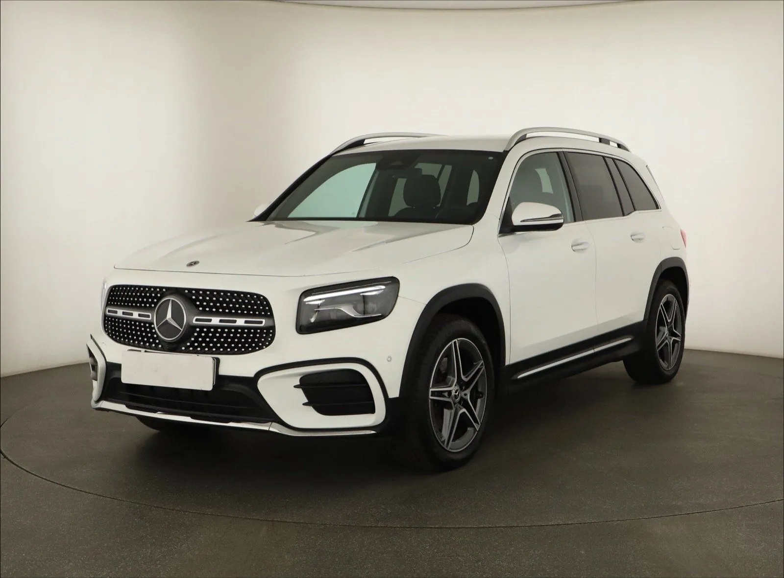 Mercedes-Benz GLB - fotografie 3