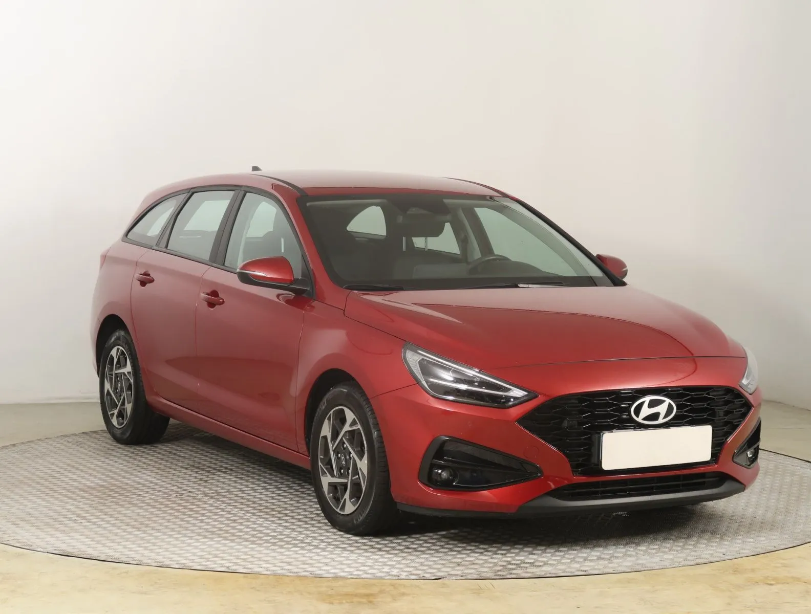i30