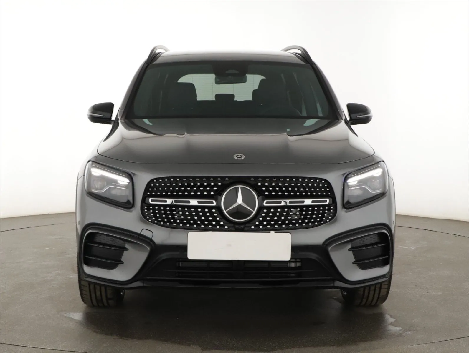 Mercedes-Benz GLB - fotografie 2