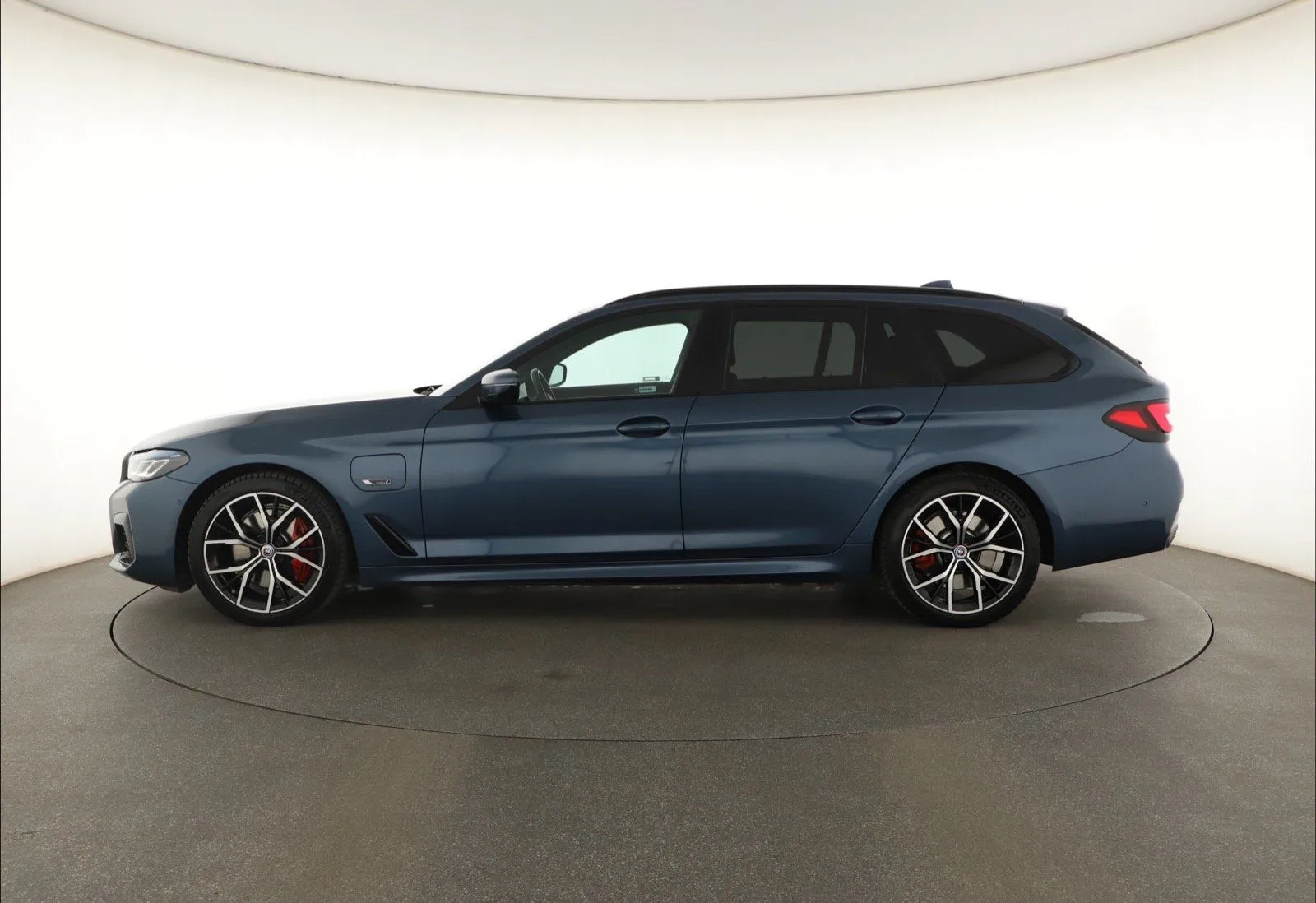 BMW Řada 5 - fotografie 4