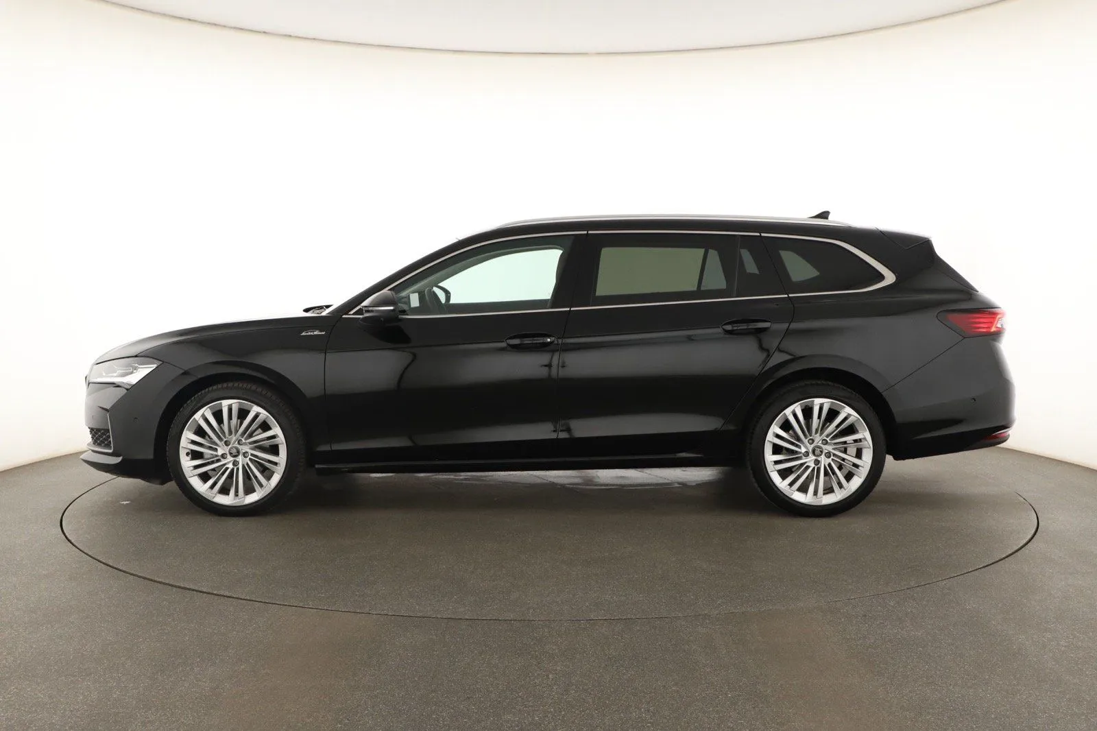 Škoda Superb - fotografie 4