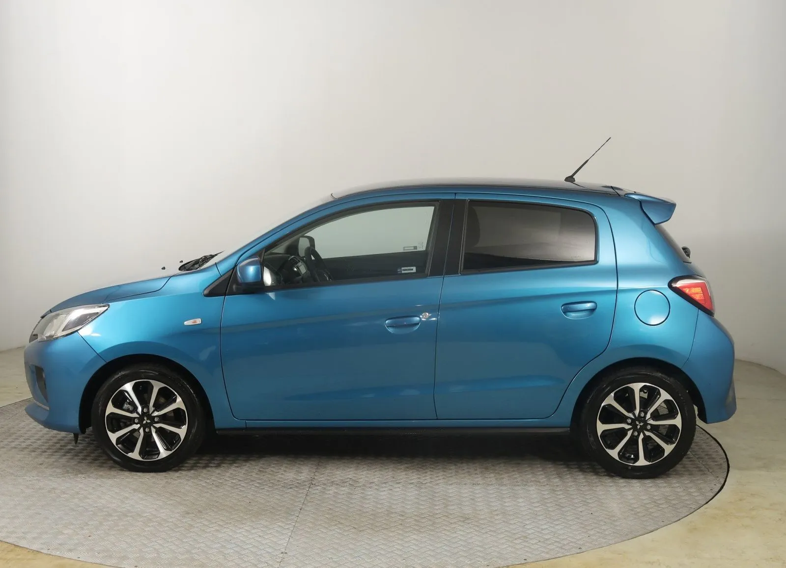 Mitsubishi Space Star - fotografie 4