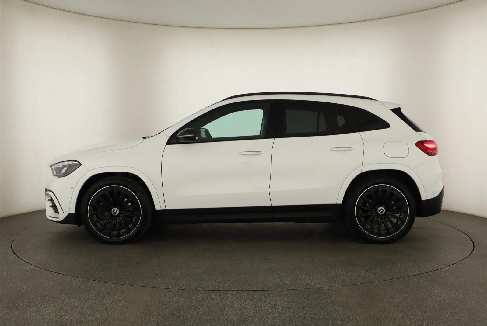 Mercedes-Benz GLA - fotografie 4
