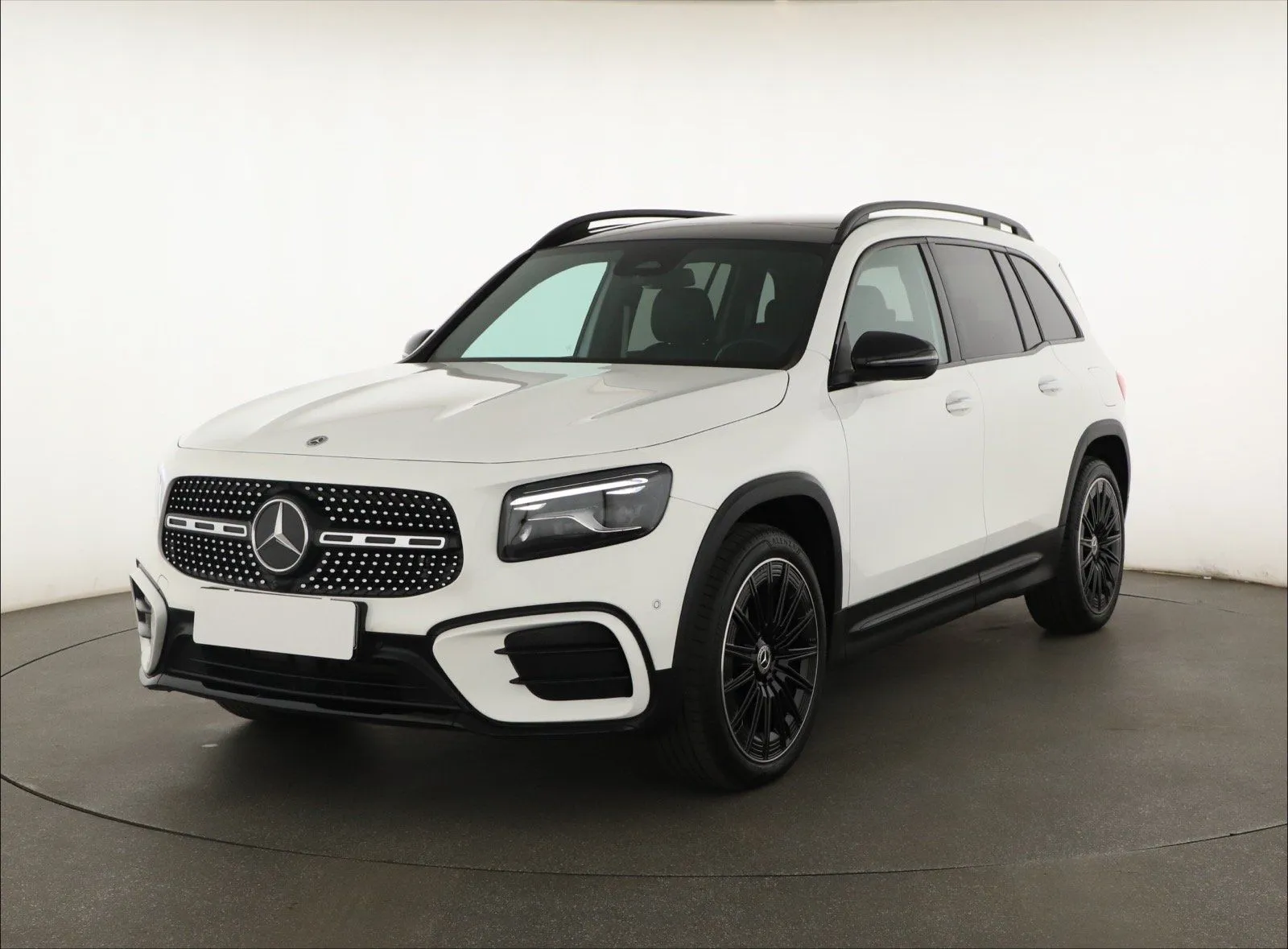 Mercedes-Benz GLB - fotografie 3