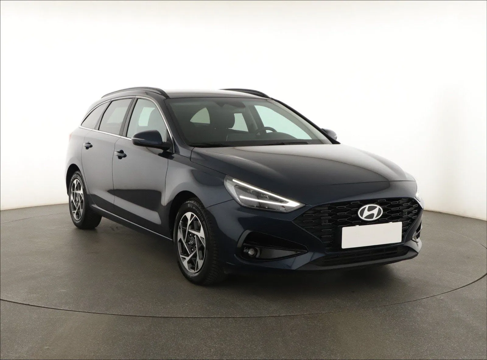 i30