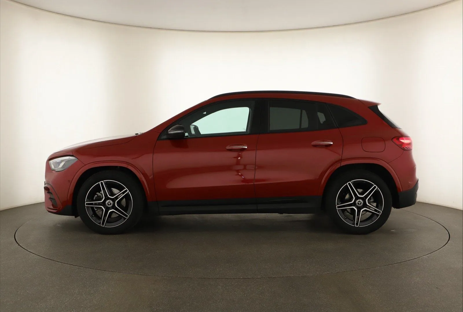 Mercedes-Benz GLA - fotografie 4