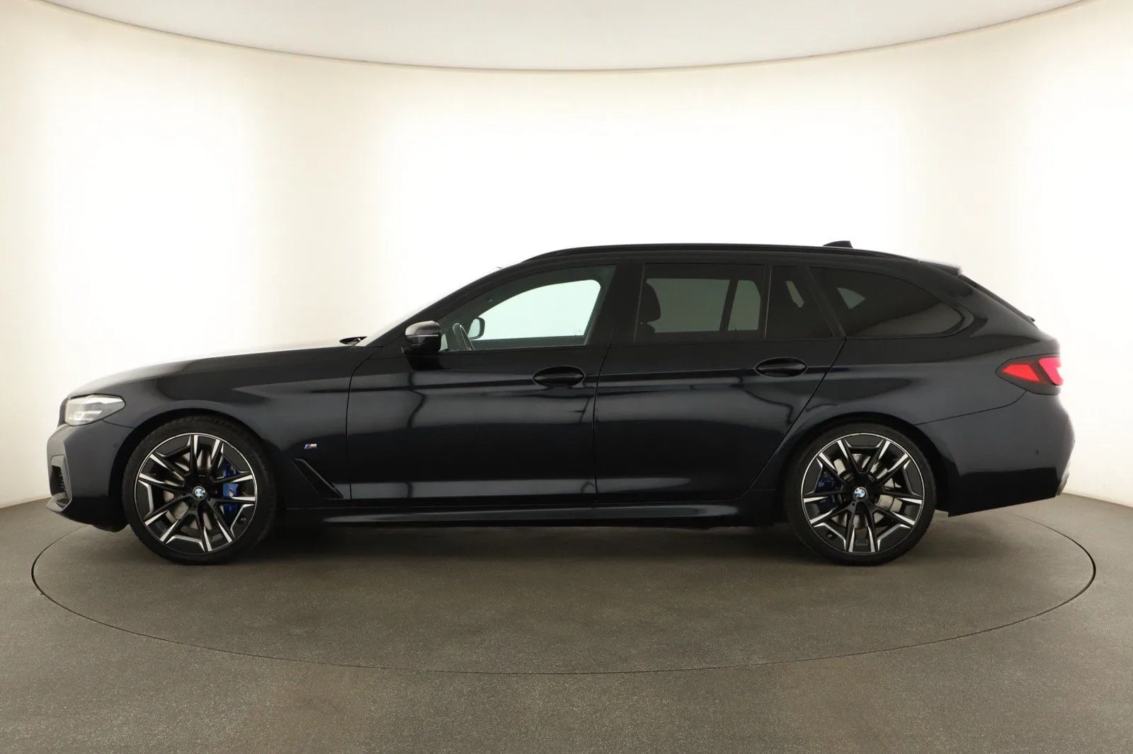 BMW Řada 5 - fotografie 4