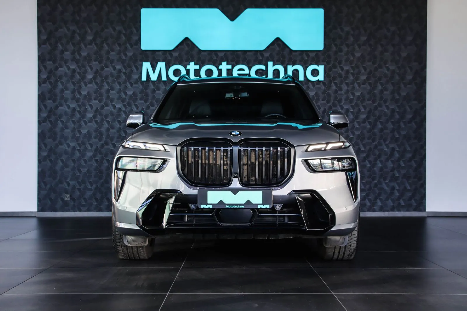 BMW X7 - fotografie 2