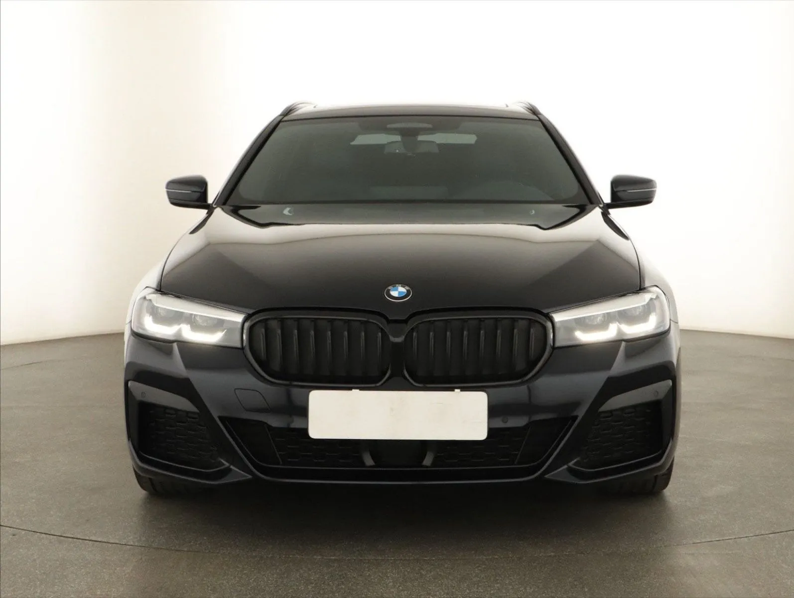 BMW Řada 5 - fotografie 2