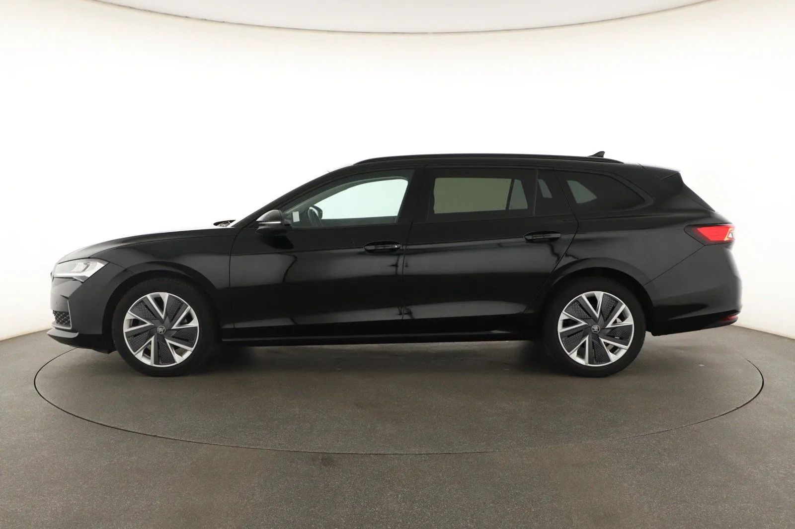 Škoda Superb - fotografie 4