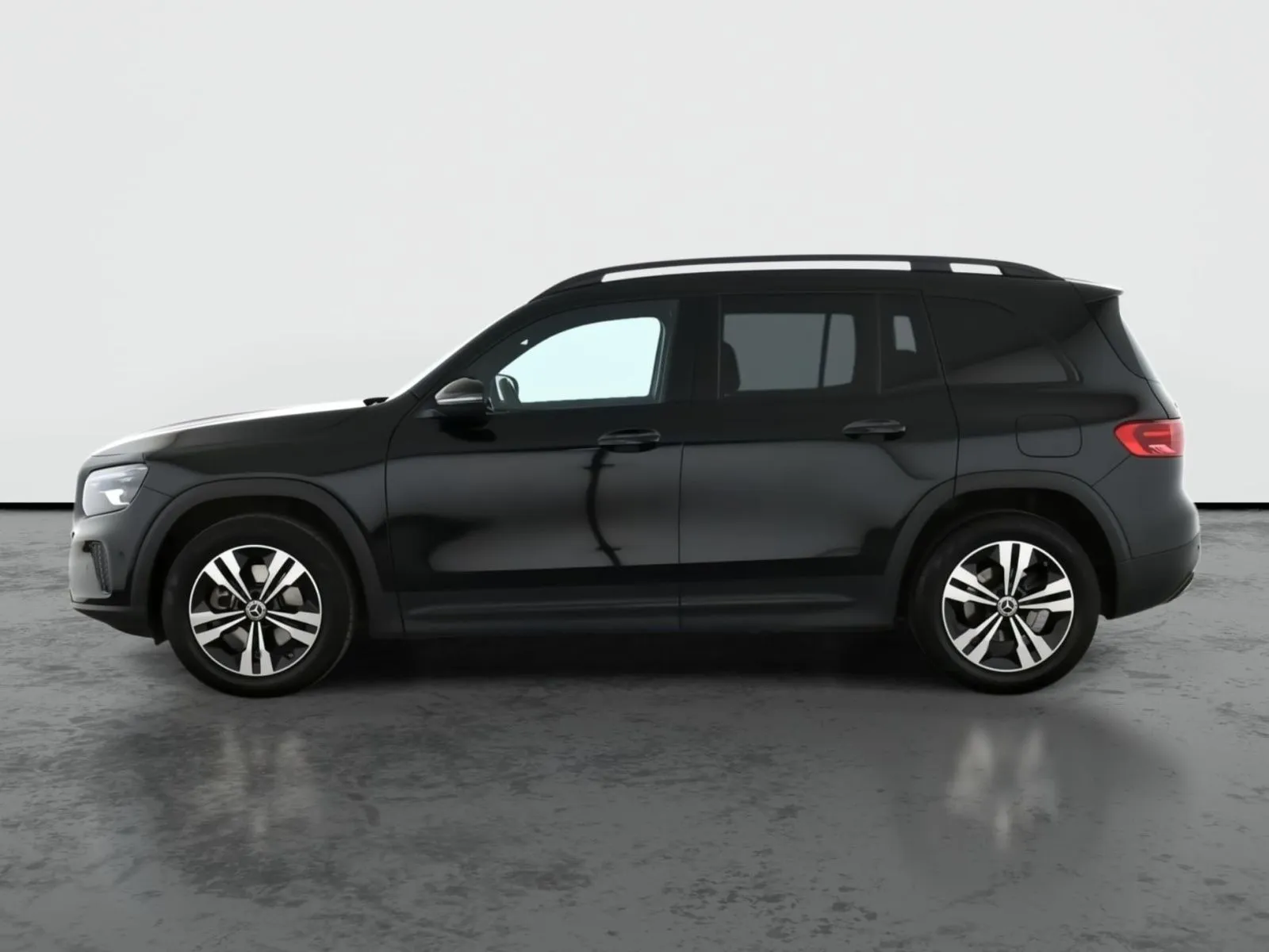 Mercedes-Benz GLB - fotografie 4