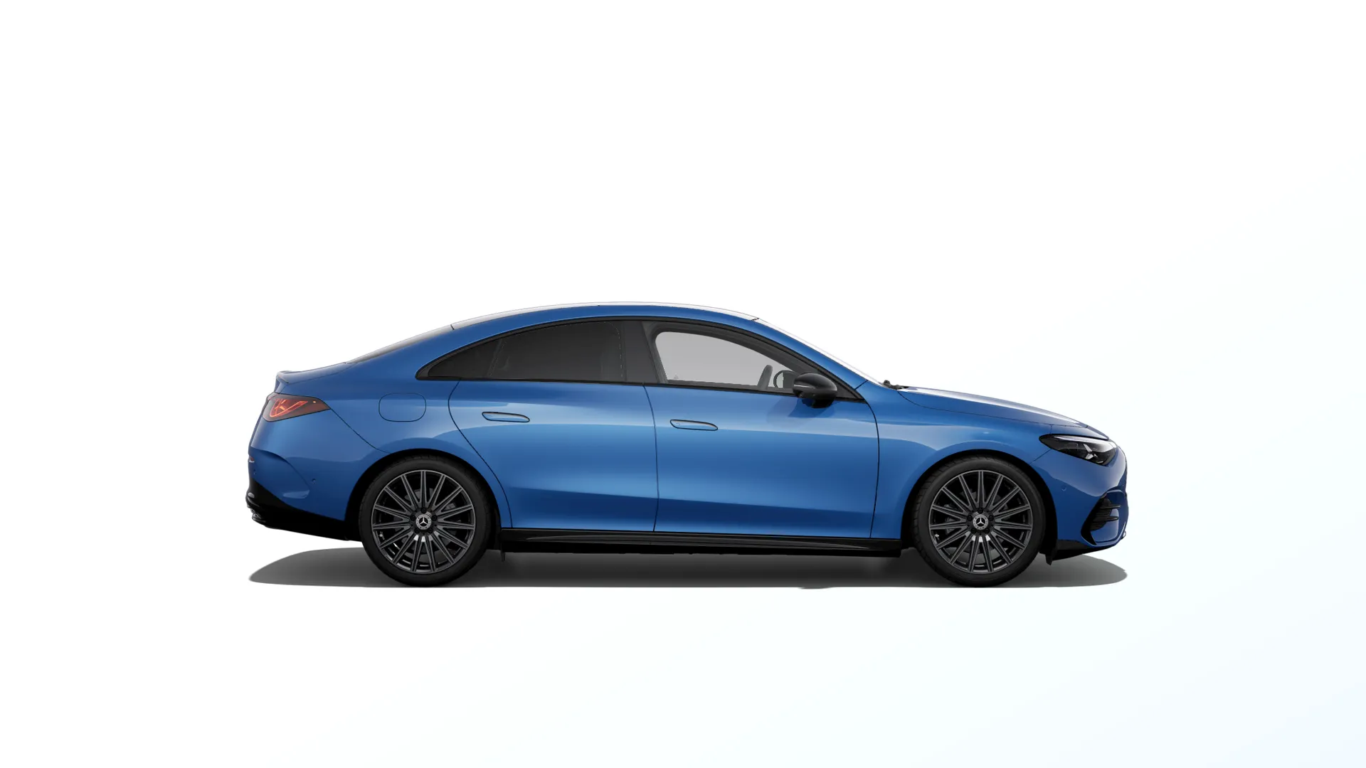CLA (C174), Linie AMG Plus, Metalická modrá clear, side