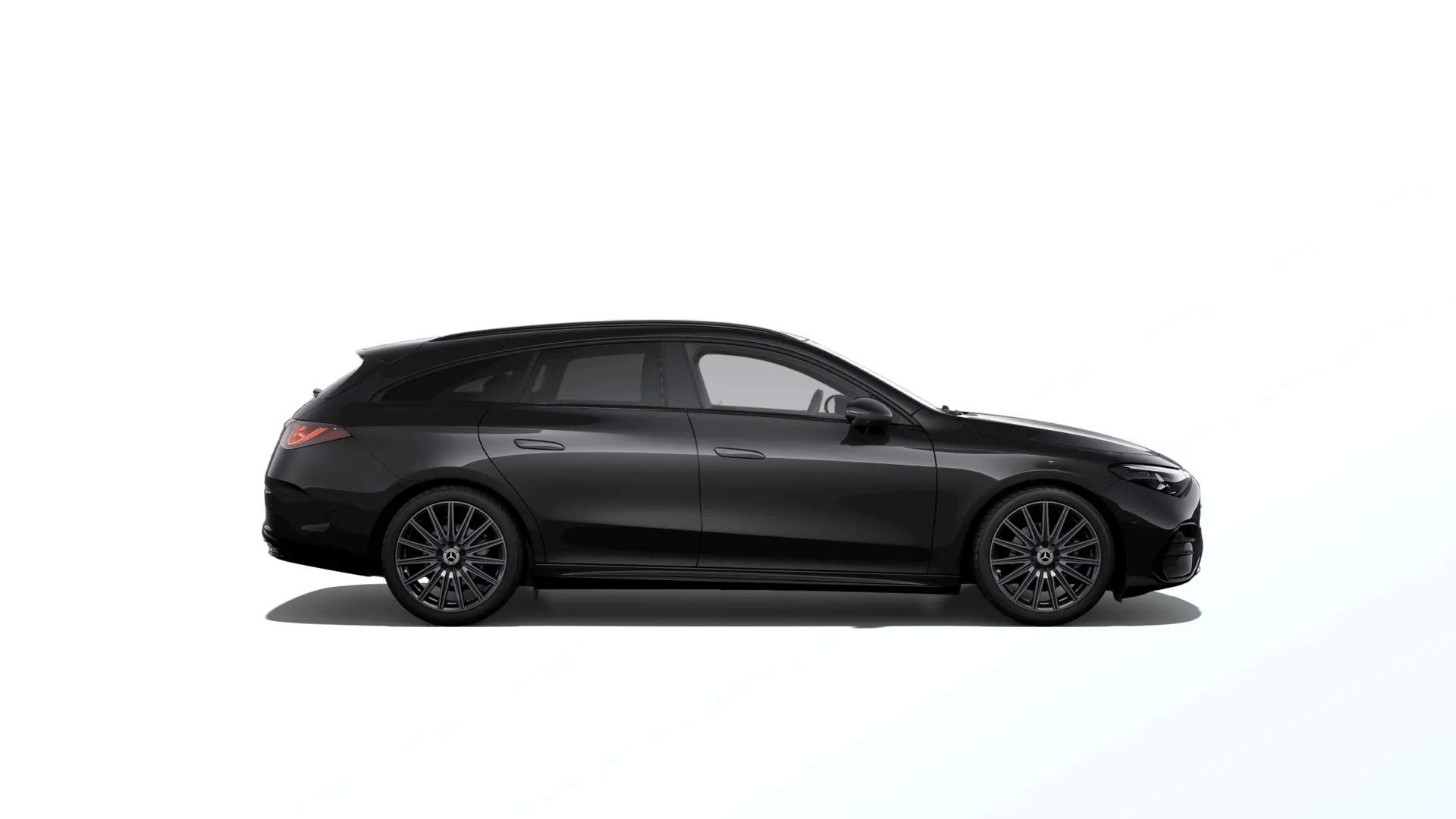 CLA Shooting Brake (X178), Linie AMG Plus, Metalická černá cosmos, side