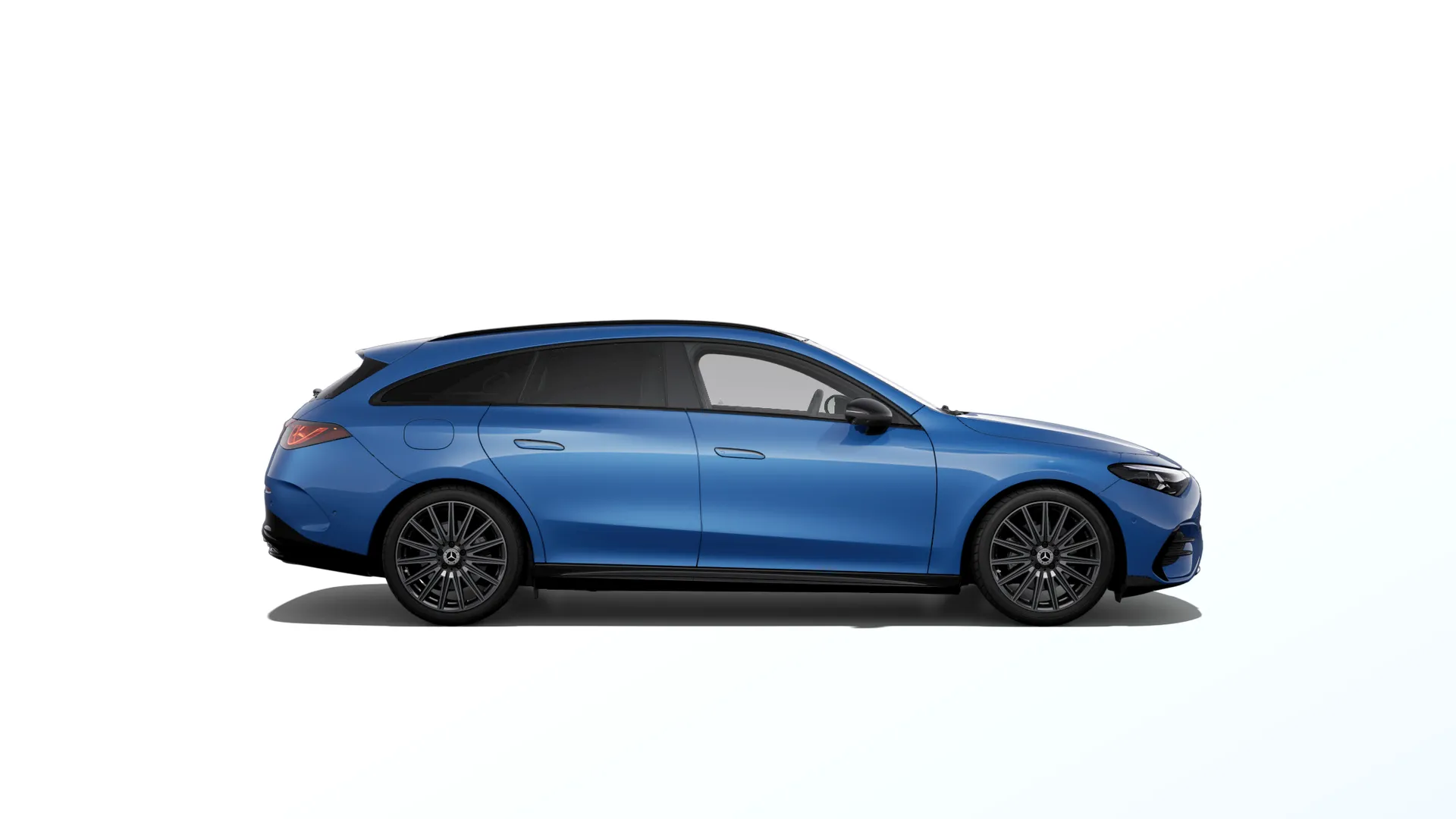 CLA Shooting Brake (X174), Linie AMG Plus, Metalická modrá clear, side