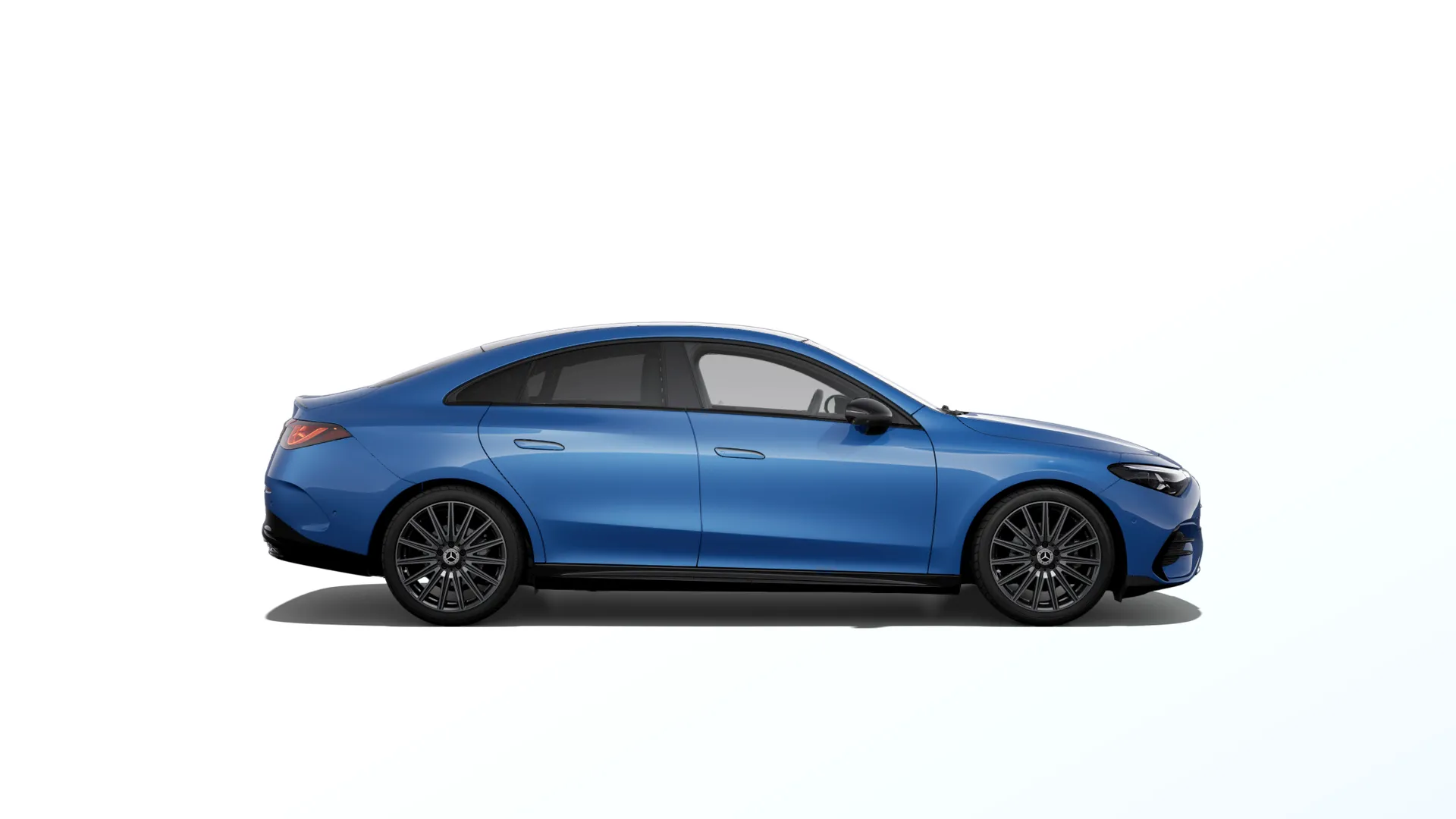 CLA (C178), Linie AMG Plus, Metalická modrá clear, side