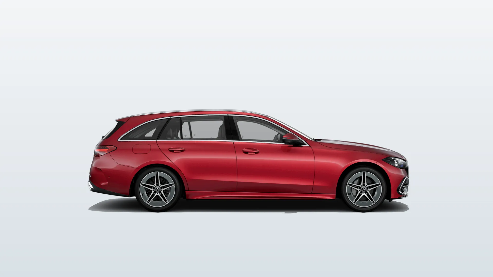 Mercedes-Benz Třída C T-modell (S206) (facelift 2026) Linie AMG v barvě Červená patagonia bright MANUFAKTUR – pohled z boku