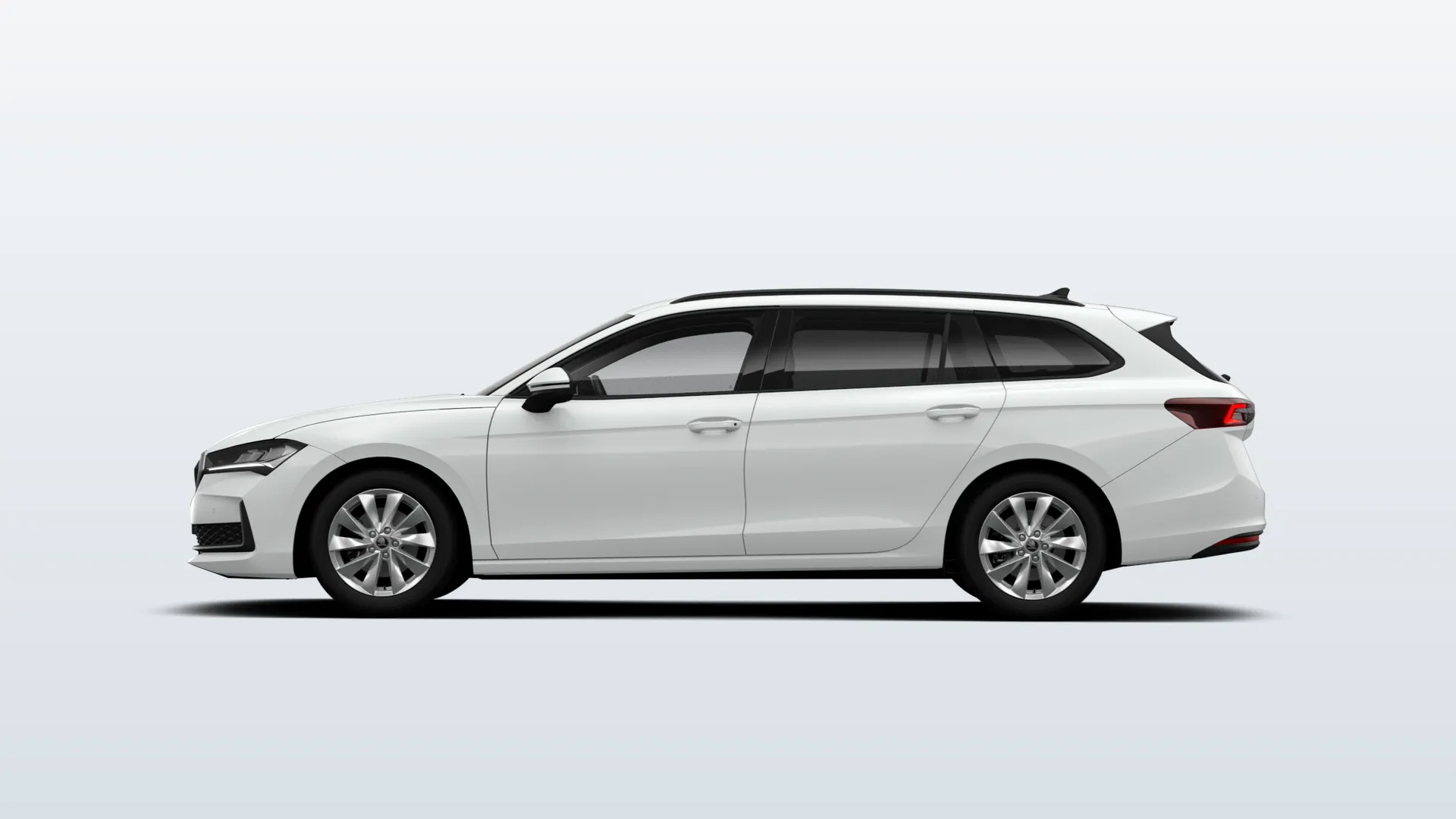 Škoda Superb IV Combi Selection v barvě Bílá Purity – pohled z boku