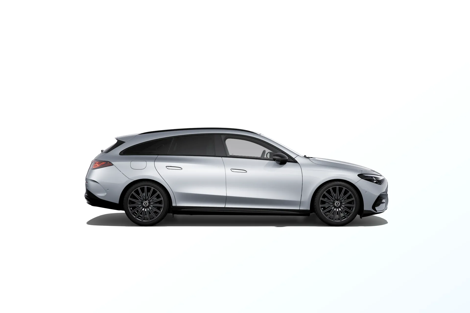CLA Shooting Brake (X174), Linie AMG Plus, Metalická stříbrná high-tech, side