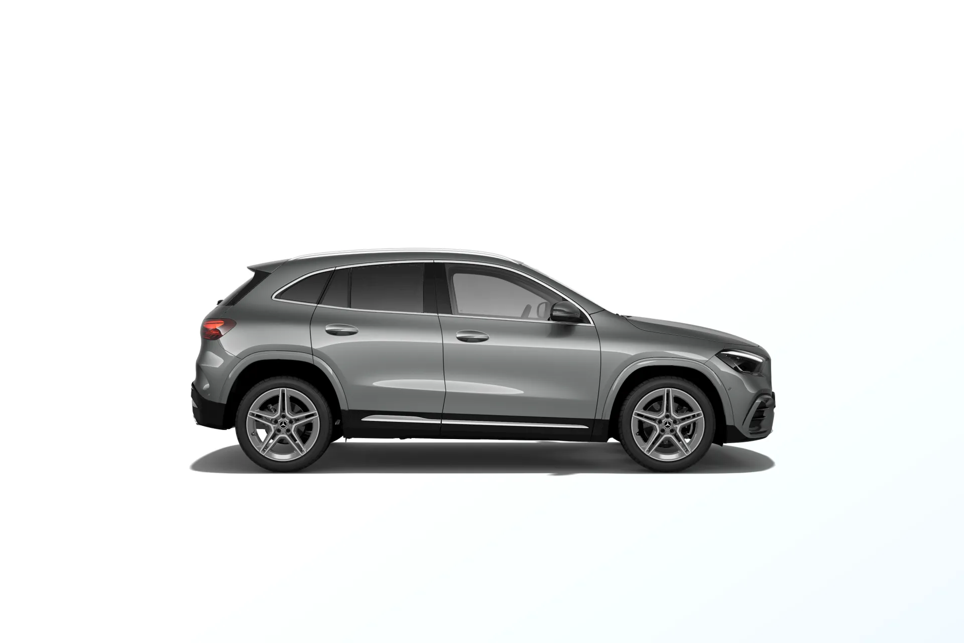 GLA (H247-fl), Linie AMG, Metalická šedá mountain, side