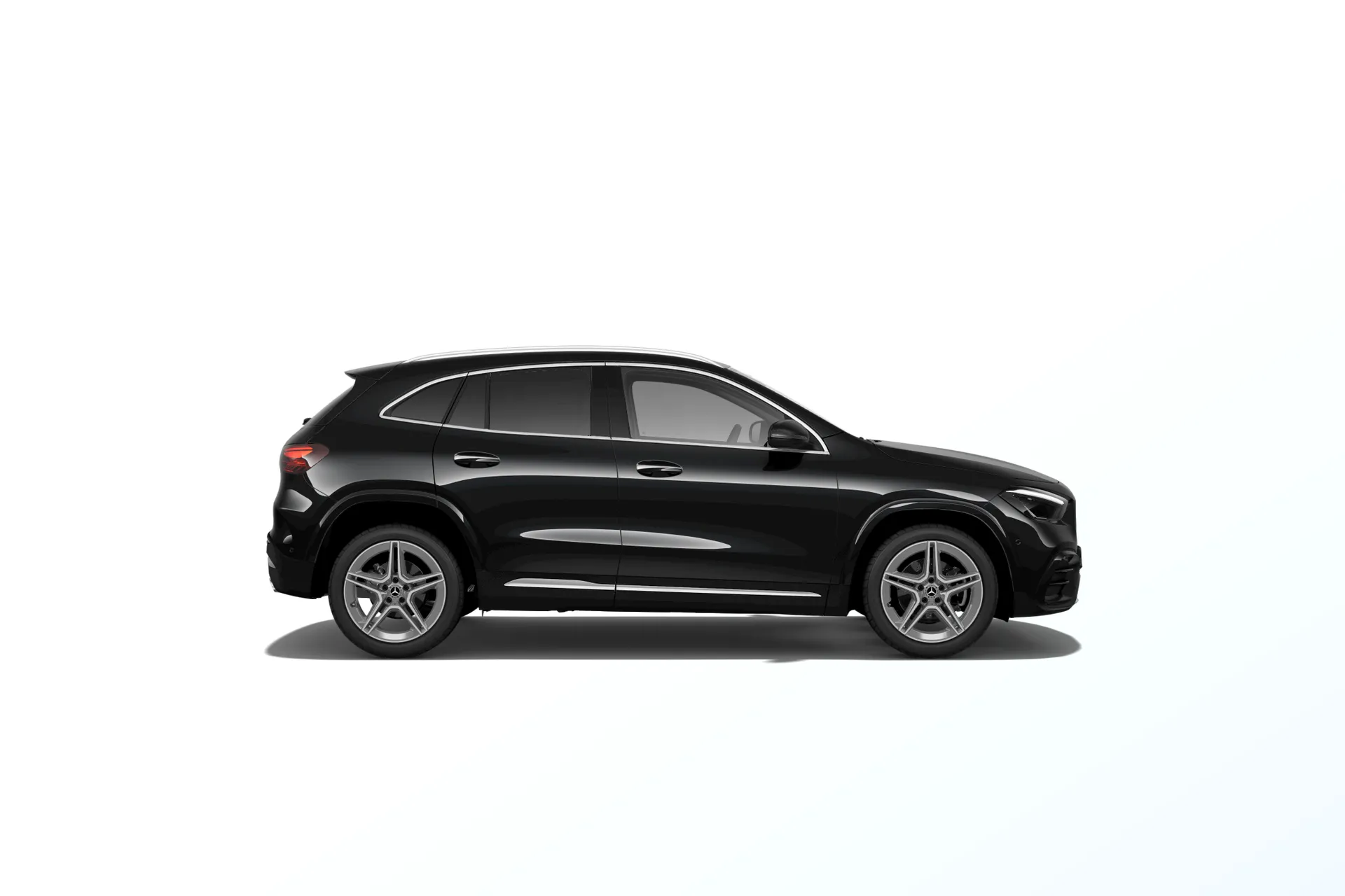 GLA (H247-fl), Linie AMG, Metalická černá cosmos, side