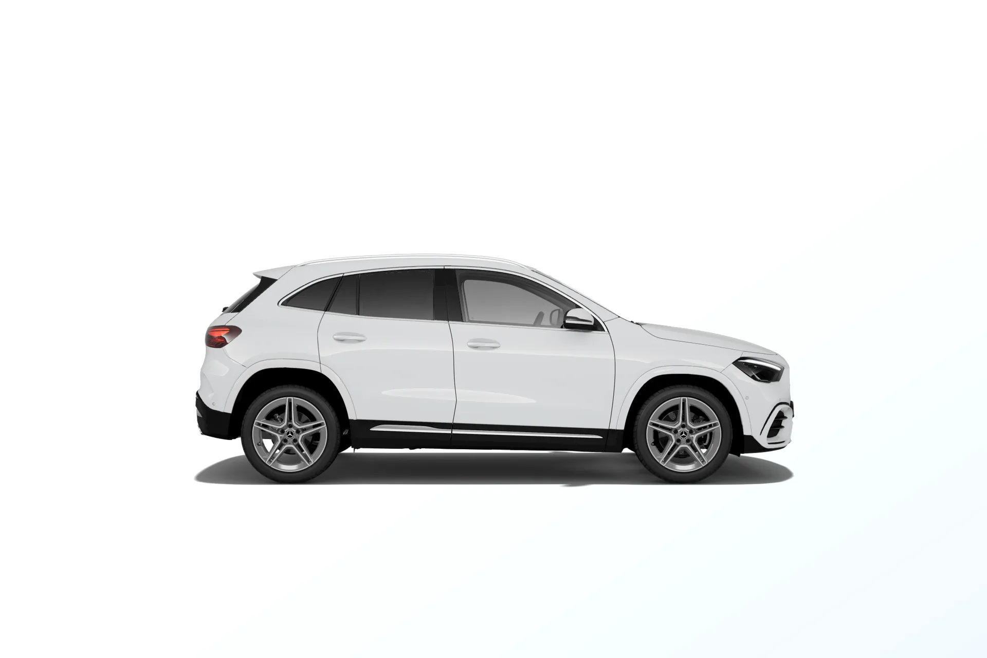 GLA (H247-fl), Linie AMG, Nemetalická bílá polar, side