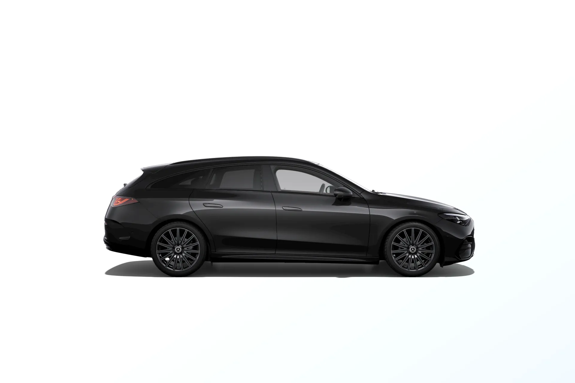 CLA Shooting Brake (X178), Linie AMG Plus, Metalická černá cosmos, side