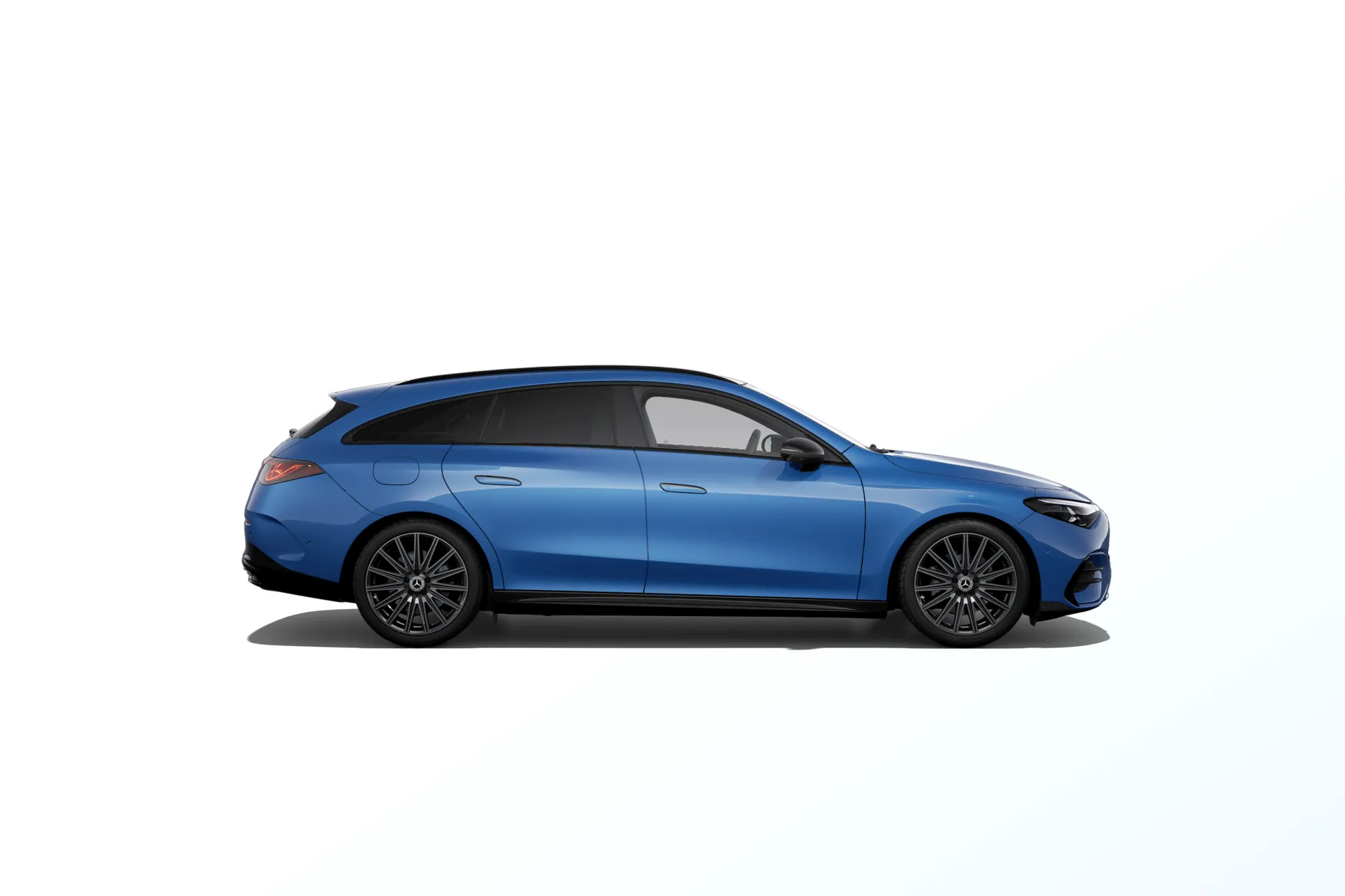 CLA Shooting Brake (X174), Linie AMG Plus, Metalická modrá clear, side