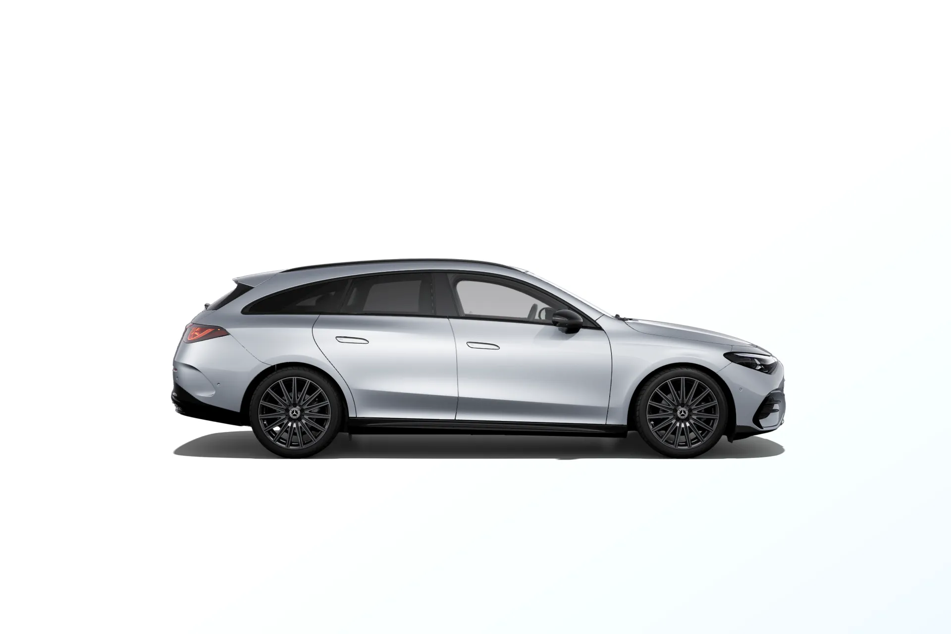 CLA Shooting Brake (X178), Linie AMG Plus, Metalická stříbrná high-tech, side
